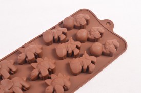 Molde silicona bombones 12 dinosaurios caricaturas (1).jpg